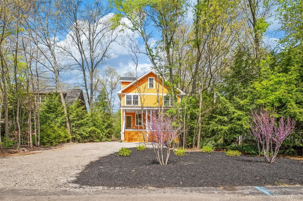 18654 Oldfield Road New Buffalo Township MI 49117