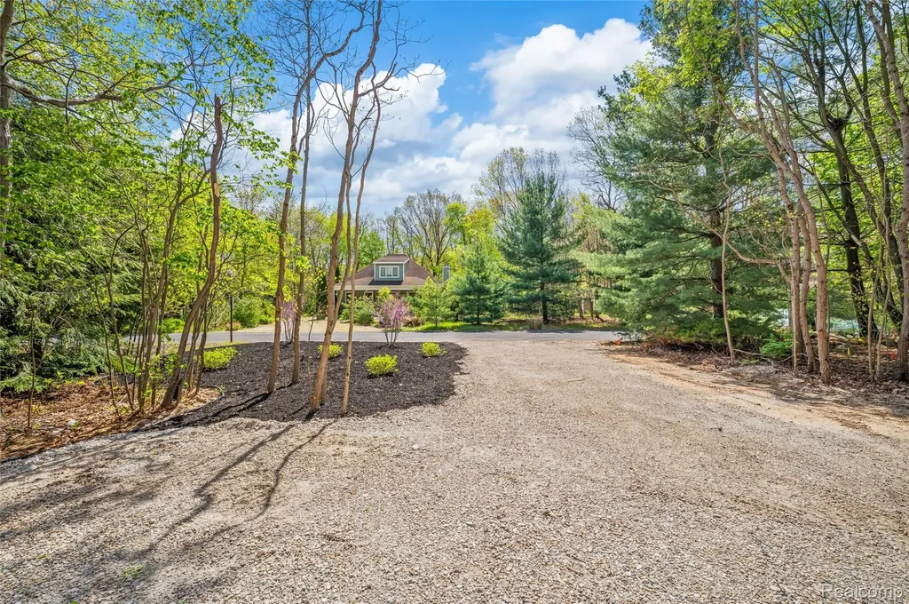 18654 Oldfield Road New Buffalo Township MI 49117