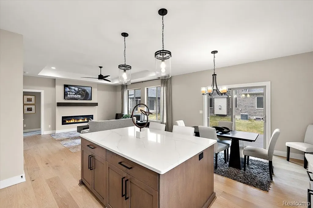 56667 Via Bellano Macomb Township MI 48042