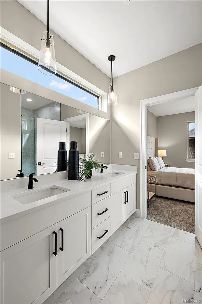 56667 Via Bellano Macomb Township MI 48042
