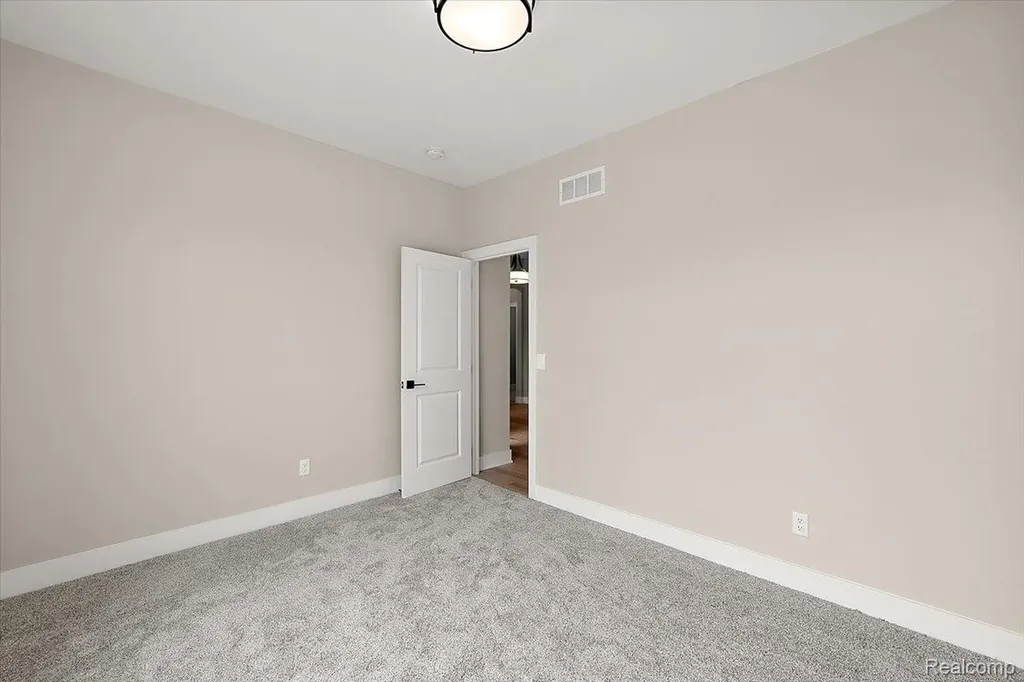 56667 Via Bellano Macomb Township MI 48042