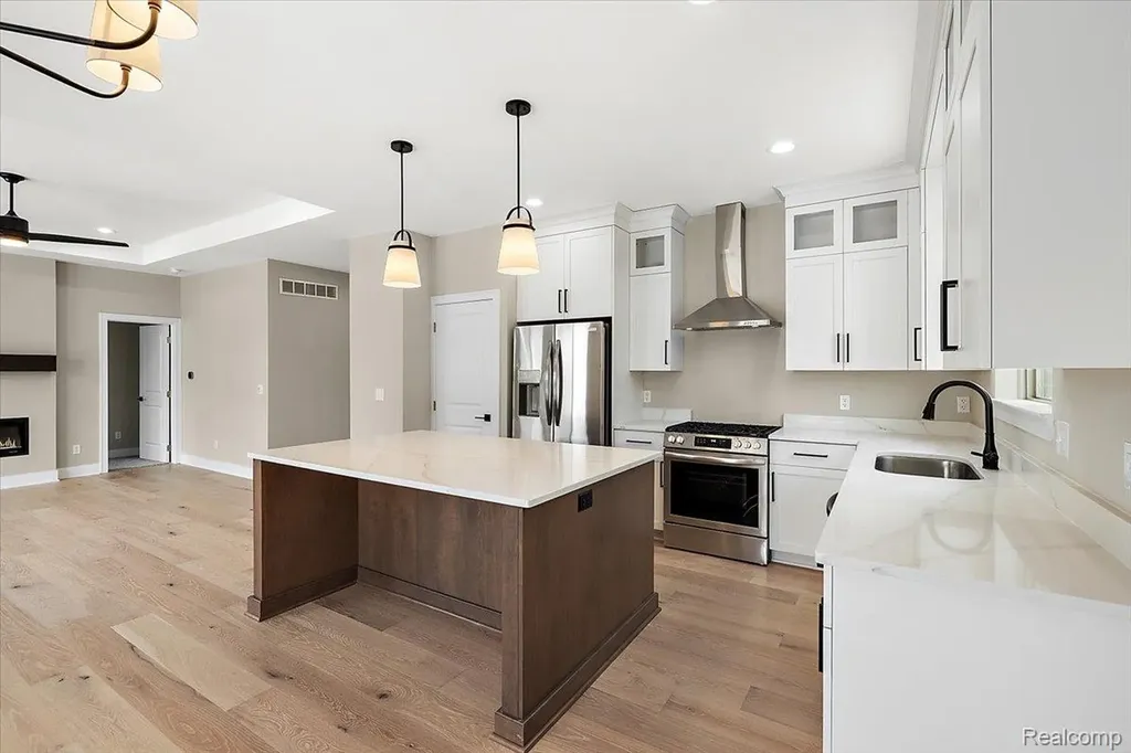 56667 Via Bellano Macomb Township MI 48042