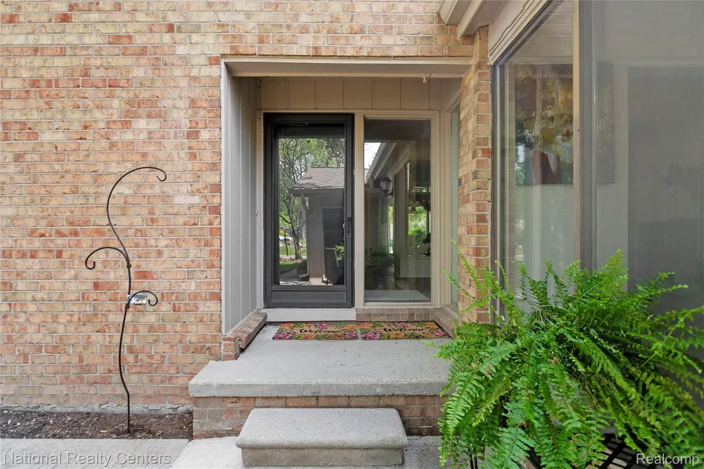 7103 Pebble Park Drive West Bloomfield Charter Township MI 48322