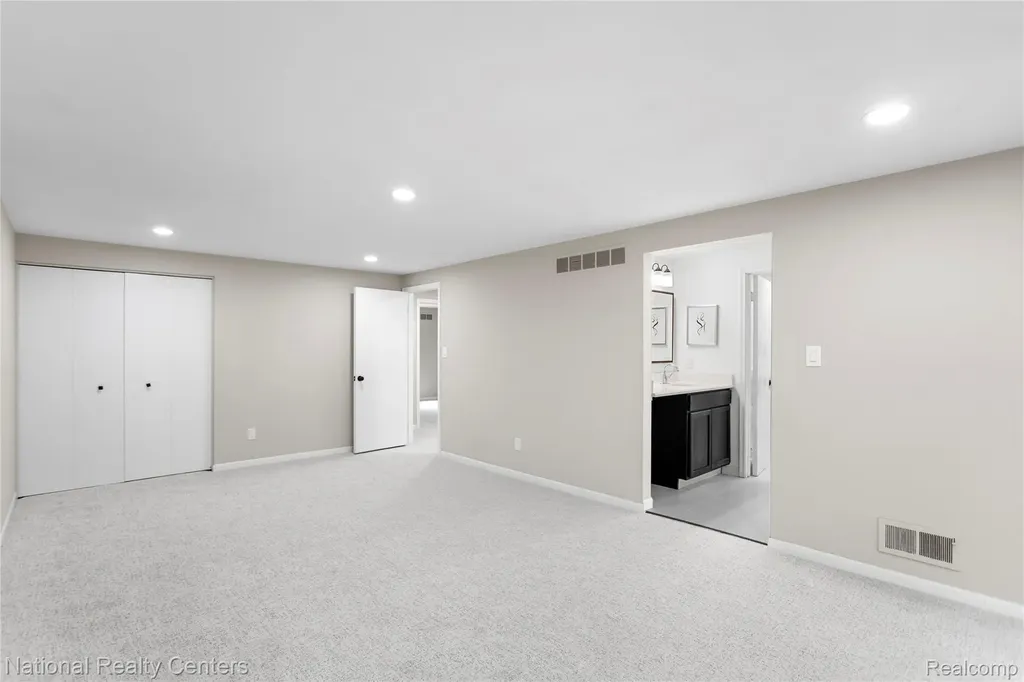 7103 Pebble Park Drive West Bloomfield Charter Township MI 48322