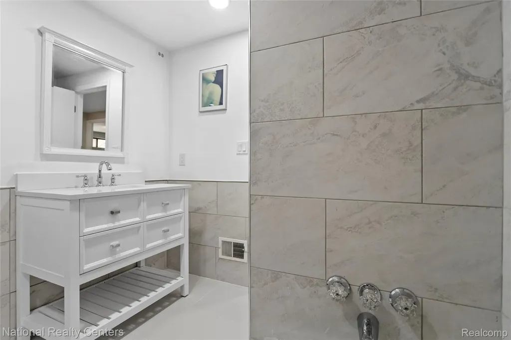 7103 Pebble Park Drive West Bloomfield Charter Township MI 48322
