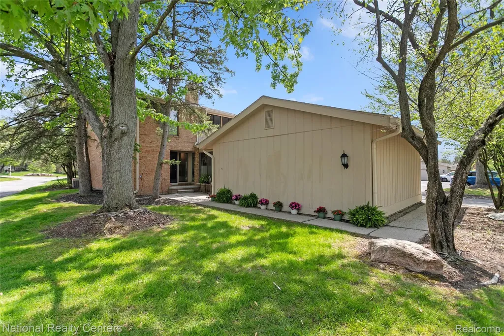 7103 Pebble Park Drive West Bloomfield Charter Township MI 48322