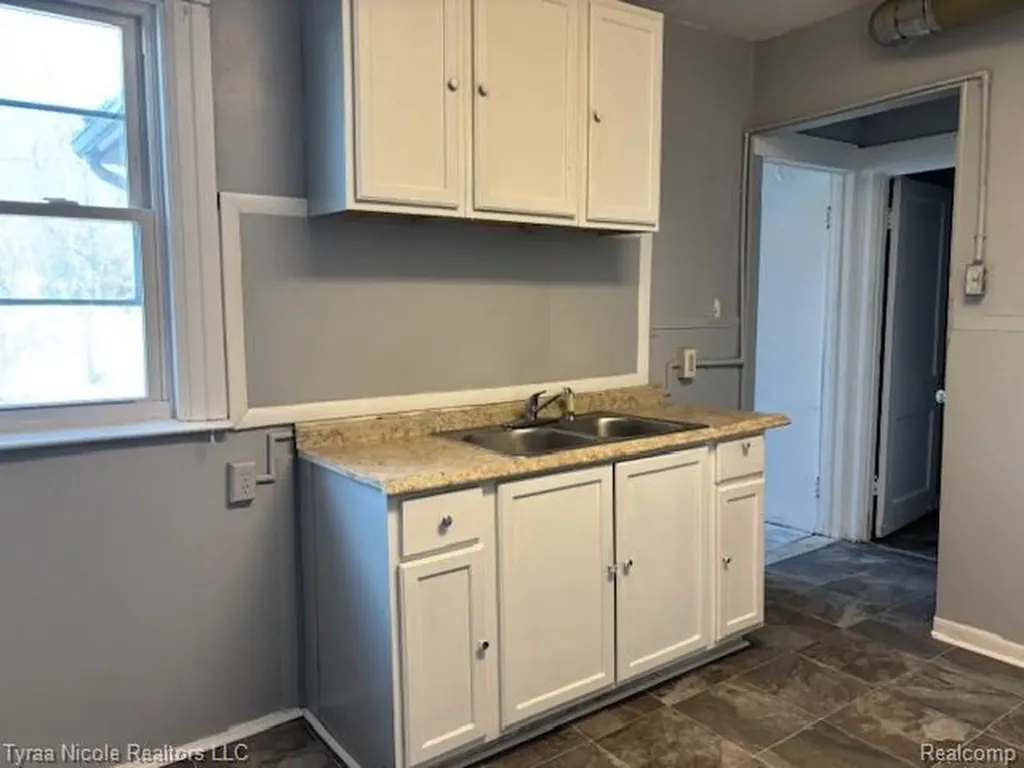 49 Orchard Street River Rouge City MI 48218