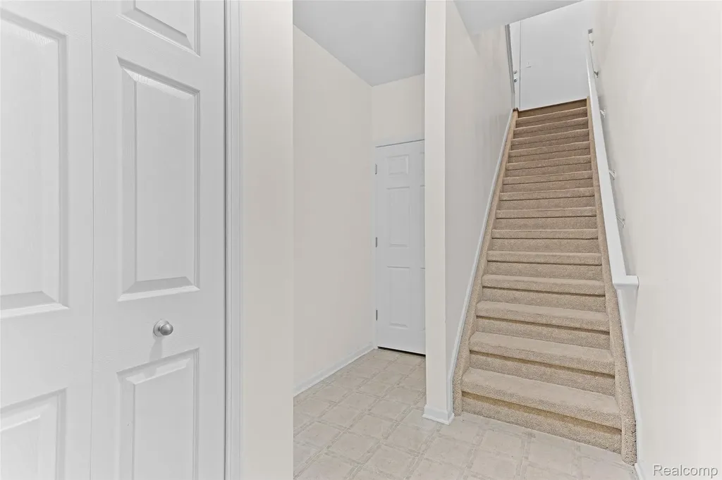 208 Amys Walk Auburn Hills City MI 48326