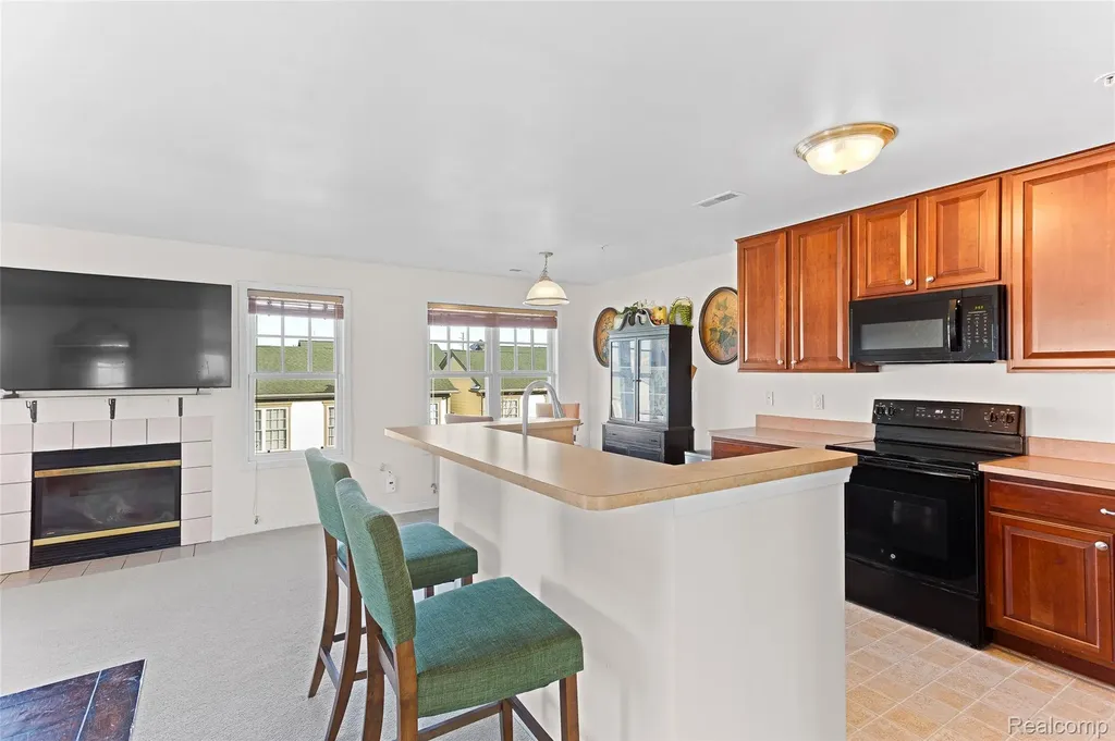 208 Amys Walk Auburn Hills City MI 48326