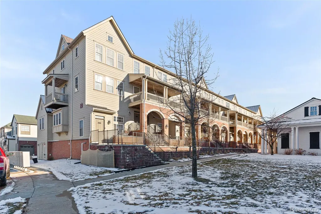 208 Amys Walk Auburn Hills City MI 48326