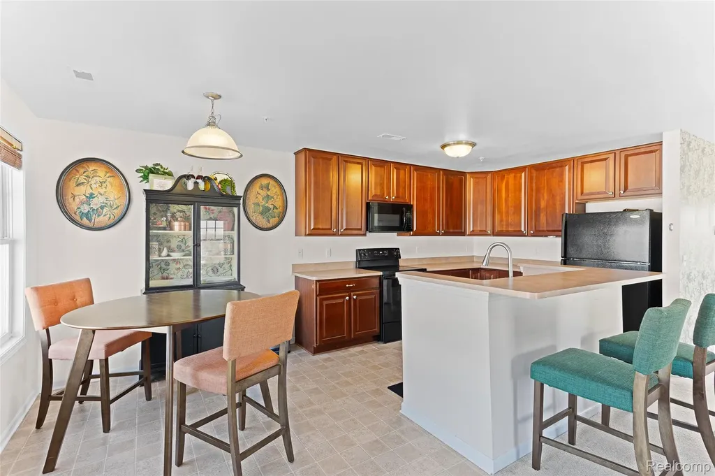 208 Amys Walk Auburn Hills City MI 48326
