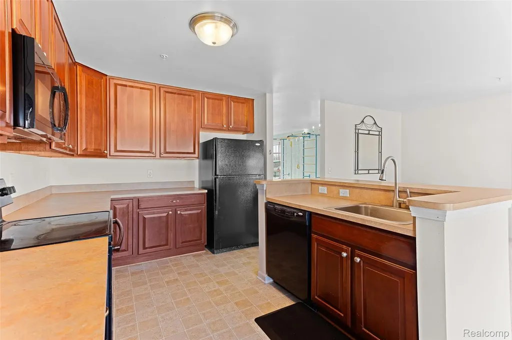 208 Amys Walk Auburn Hills City MI 48326