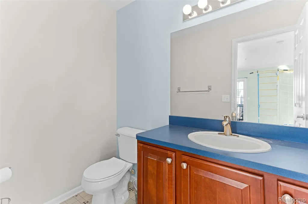 208 Amys Walk Auburn Hills City MI 48326