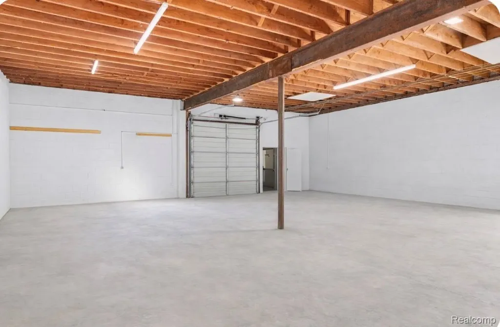 3168 Fort Street Lincoln Park City MI 48146