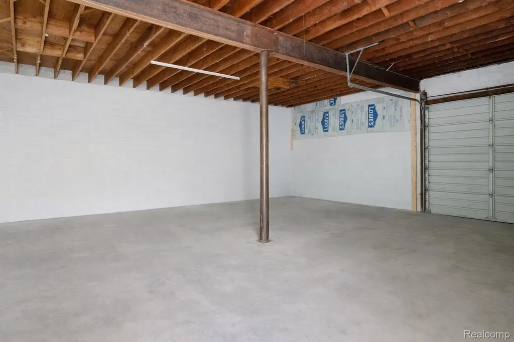 3168 Fort Street Lincoln Park City MI 48146
