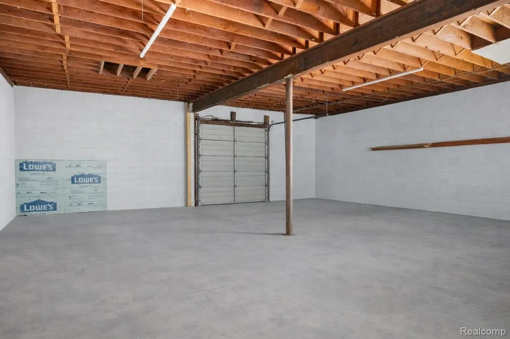 3168 Fort Street Lincoln Park City MI 48146
