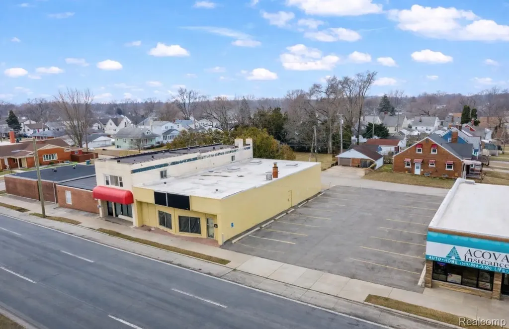 3168 Fort Street Lincoln Park City MI 48146
