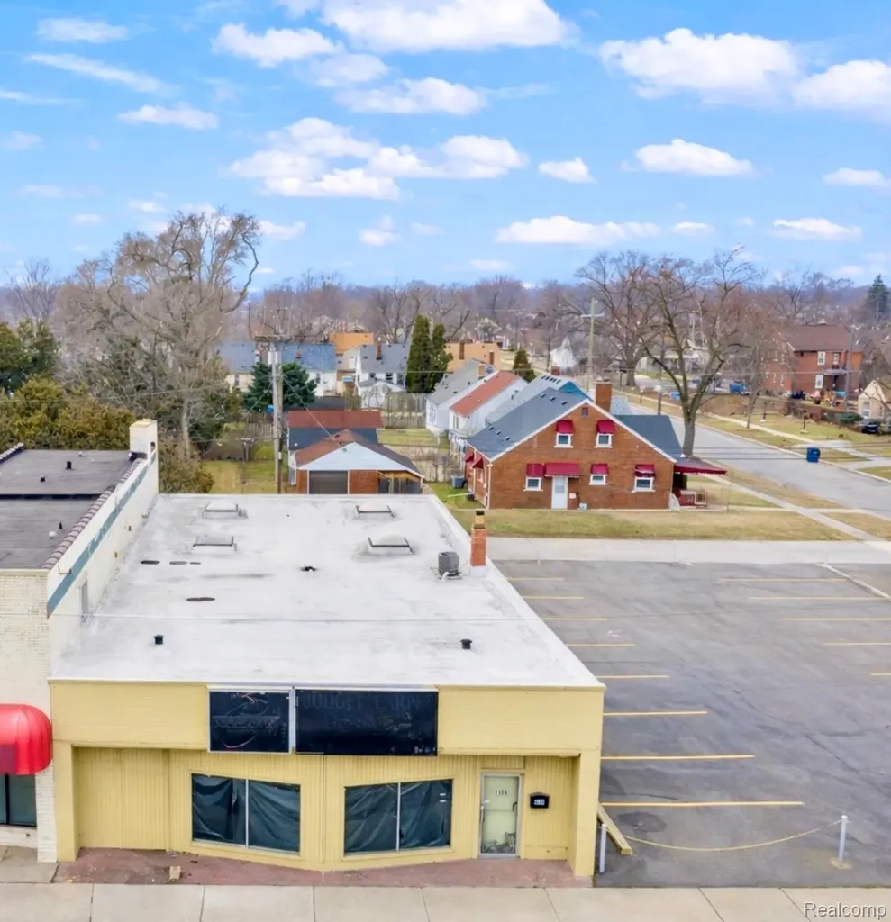 3168 Fort Street Lincoln Park City MI 48146