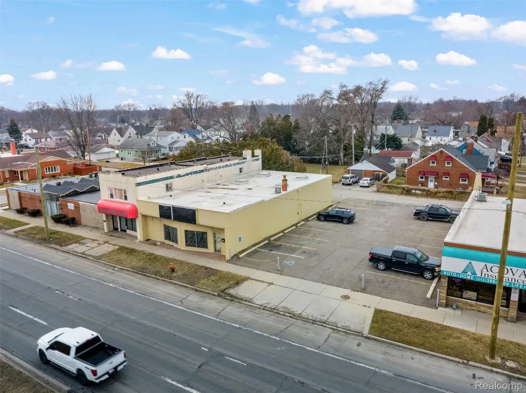 3168 Fort Street Lincoln Park City MI 48146