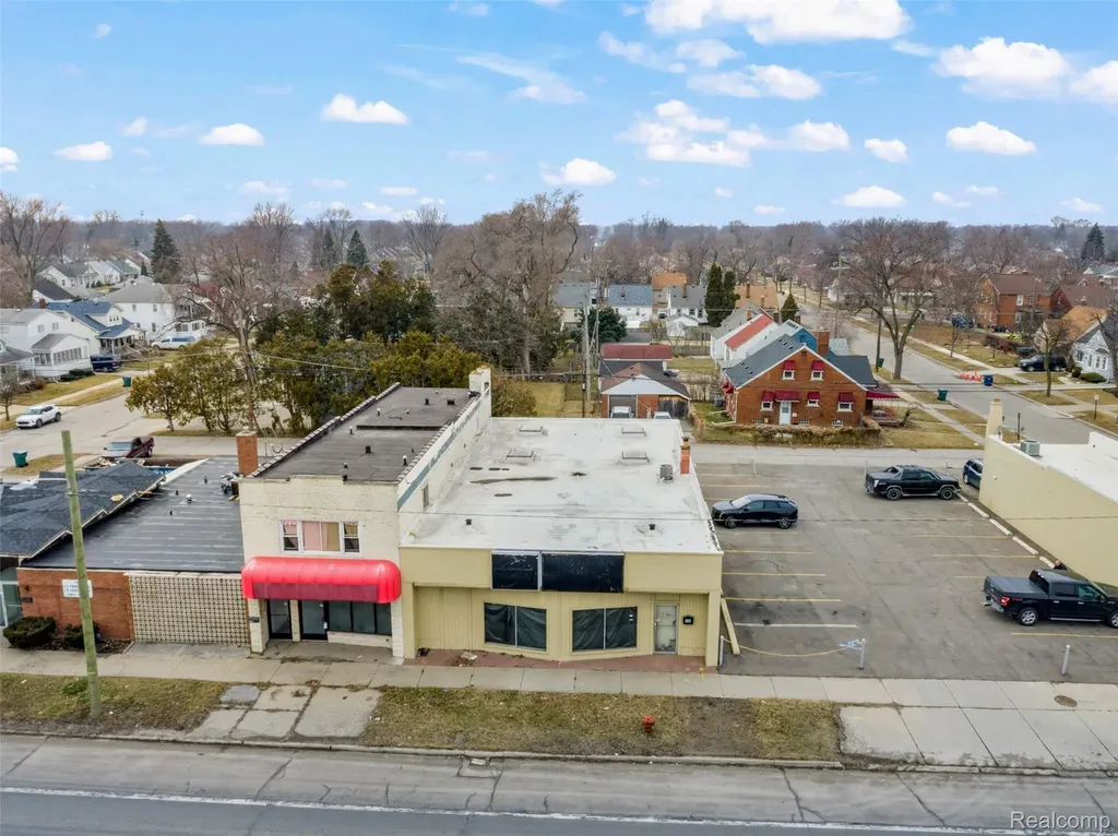 3168 Fort Street Lincoln Park City MI 48146