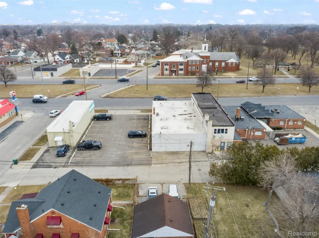 3168 Fort Street Lincoln Park City MI 48146