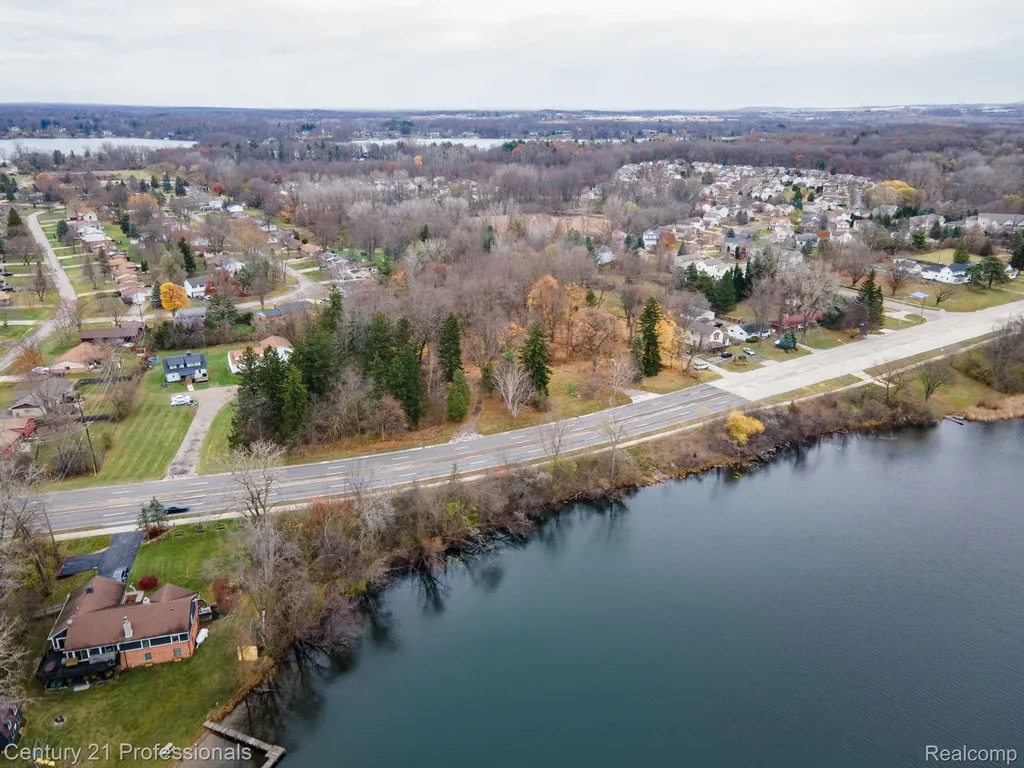 Lot 1 W Walton Waterford Charter Township MI 48329