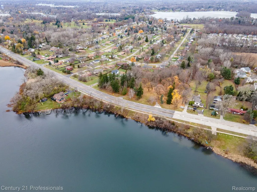 Lot 1 W Walton Waterford Charter Township MI 48329