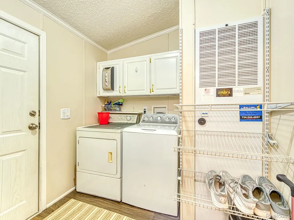 29403 Wedgewood Flat Rock City MI 48134