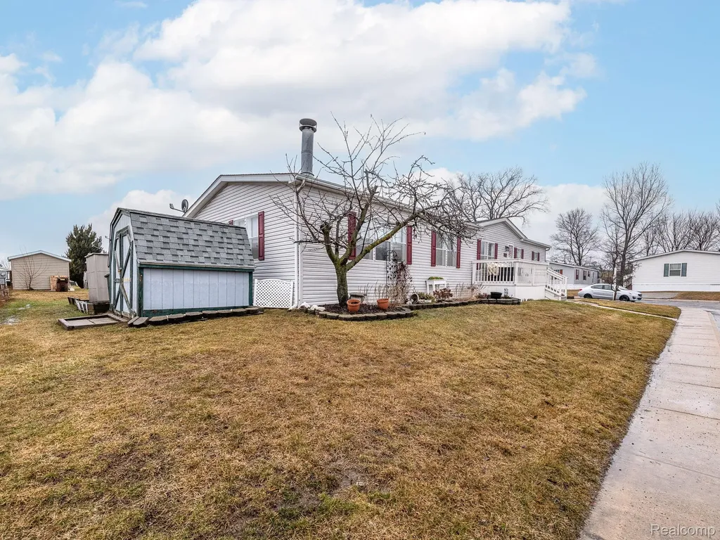 29403 Wedgewood Flat Rock City MI 48134