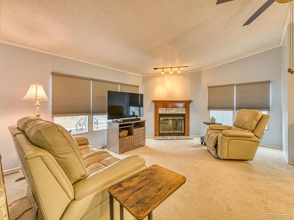 29403 Wedgewood Flat Rock City MI 48134