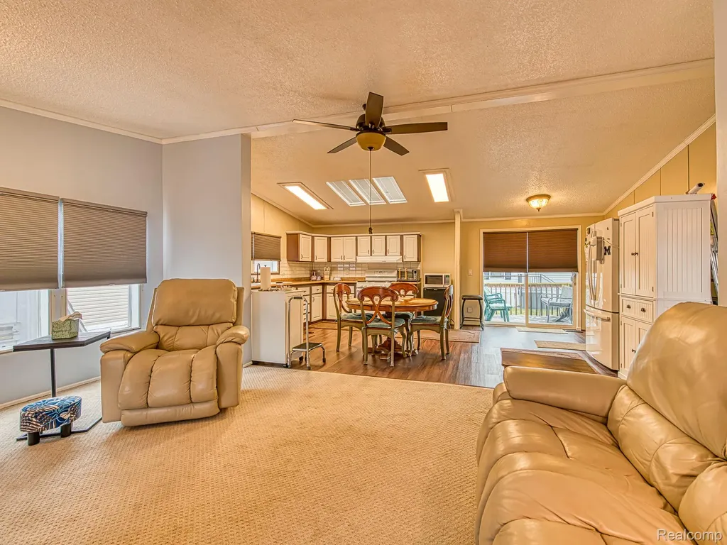 29403 Wedgewood Flat Rock City MI 48134