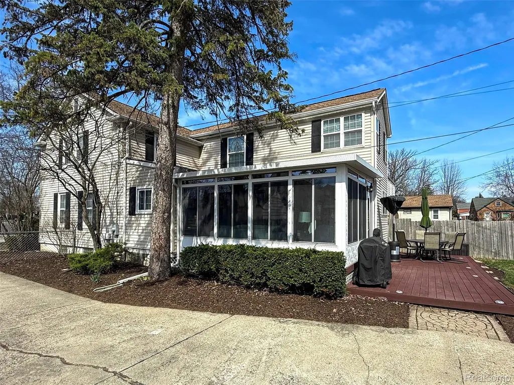 1700 Linwood Avenue Royal Oak City MI 48067