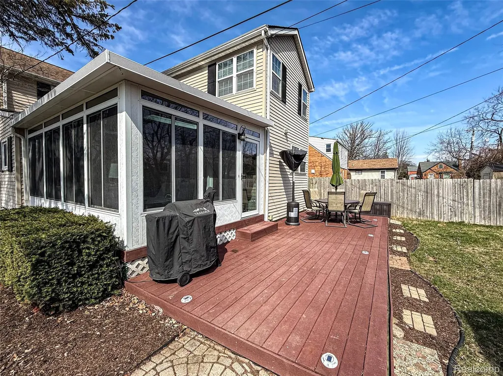 1700 Linwood Avenue Royal Oak City MI 48067