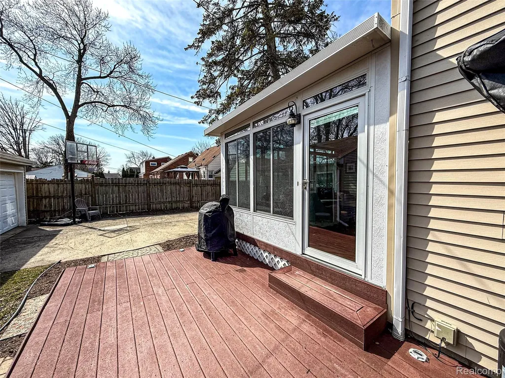 1700 Linwood Avenue Royal Oak City MI 48067