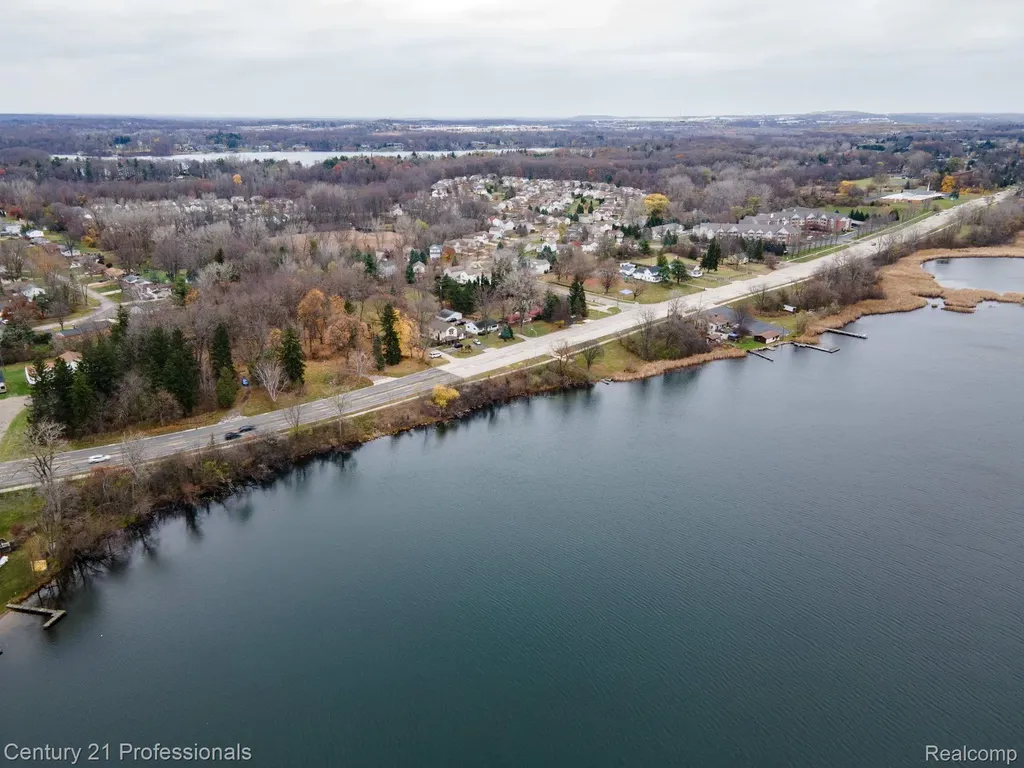 Lot 2 W Walton Waterford Charter Township MI 48329