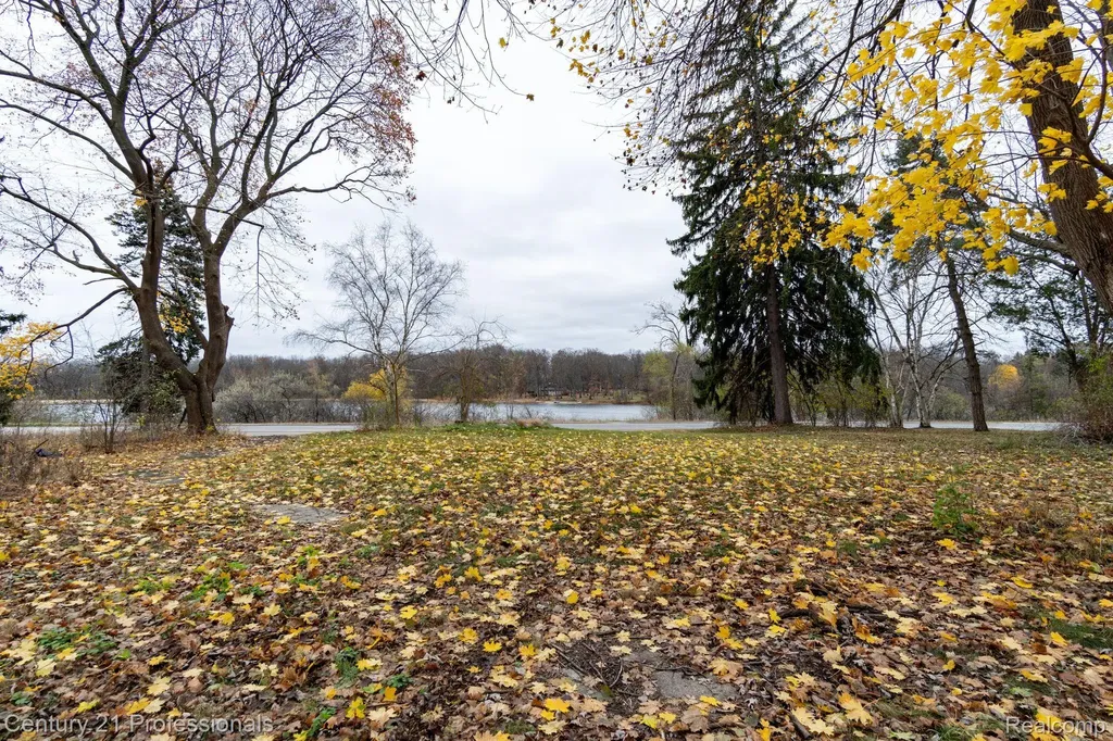 Lot 2 W Walton Waterford Charter Township MI 48329