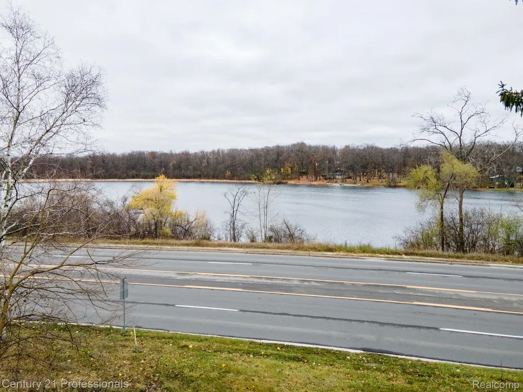 Lot 3 W Walton Waterford Charter Township MI 48329