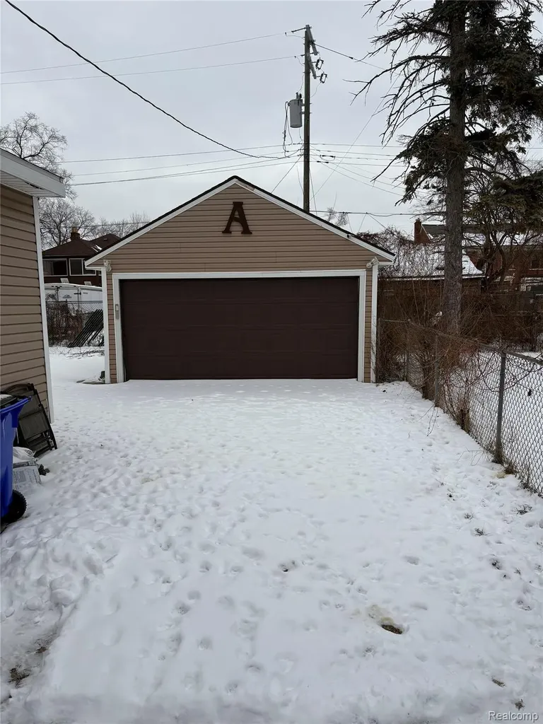 18668 Robson Street Detroit City MI 48235