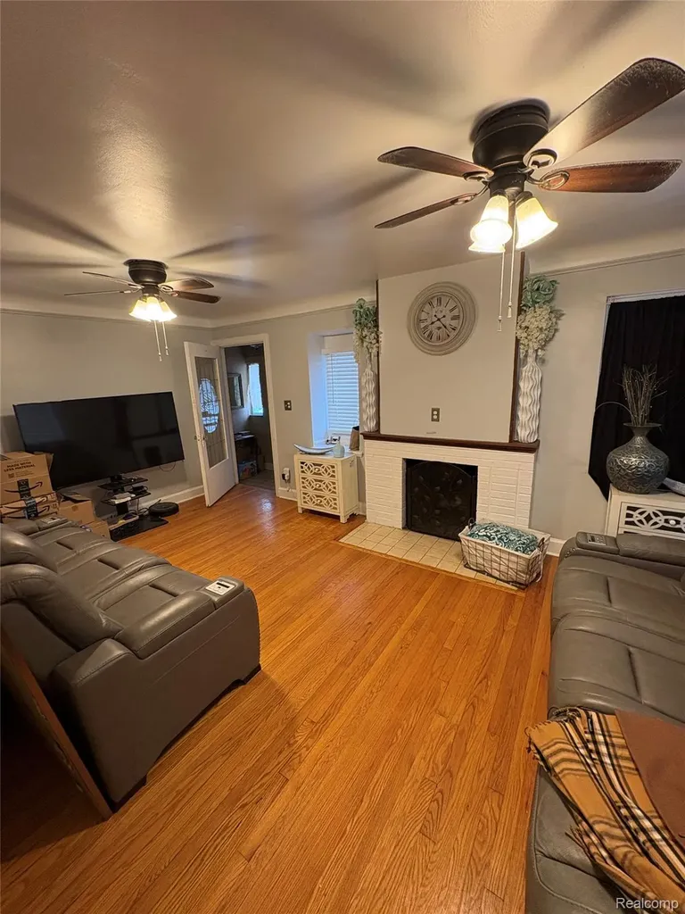 18668 Robson Street Detroit City MI 48235