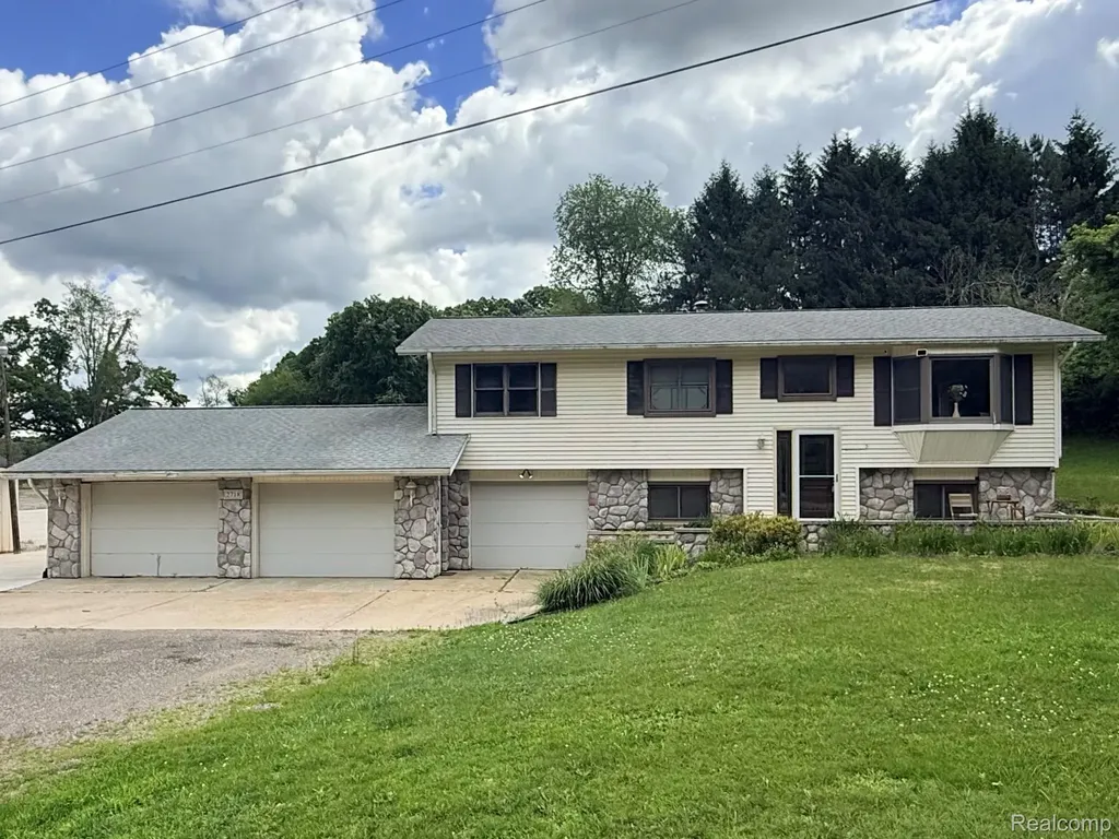 2718 Sexton Road Marion Township MI 48843