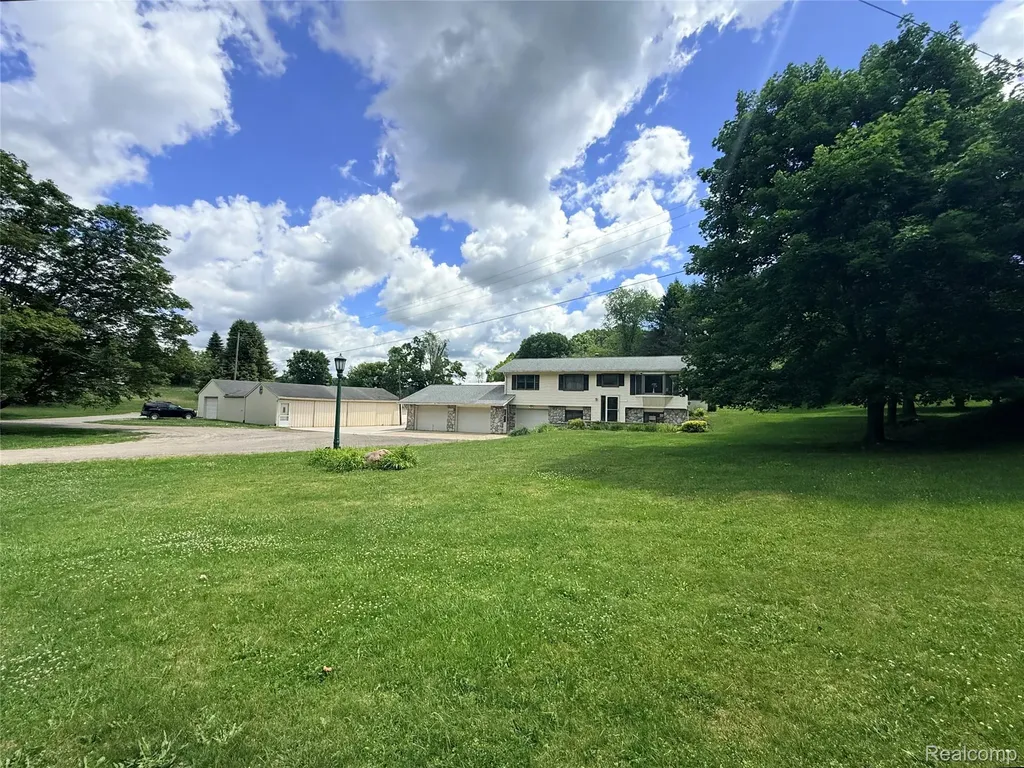 2718 Sexton Road Marion Township MI 48843