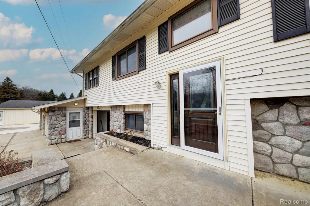 2718 Sexton Road Marion Township MI 48843