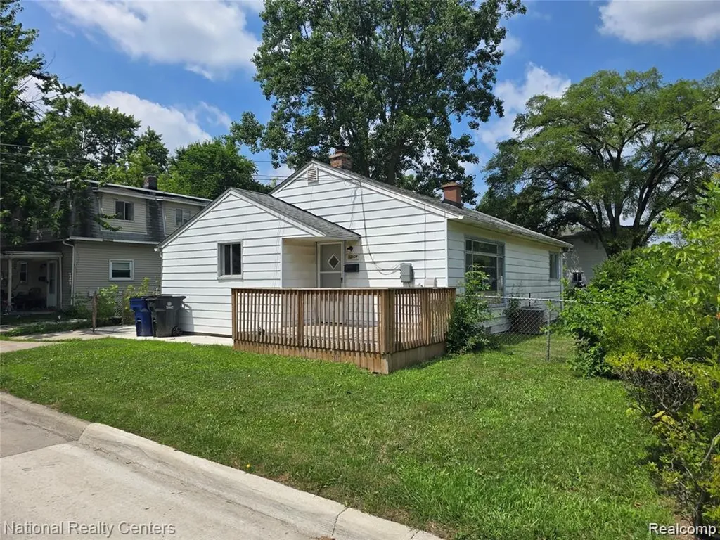 32004 Cheboygan Court Westland City MI 48186