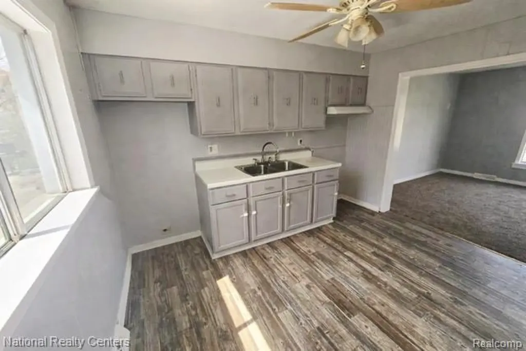 32004 Cheboygan Court Westland City MI 48186
