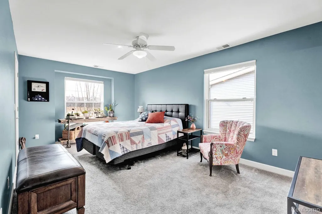 37824 Jefferson Avenue Harrison Charter Township MI 48045
