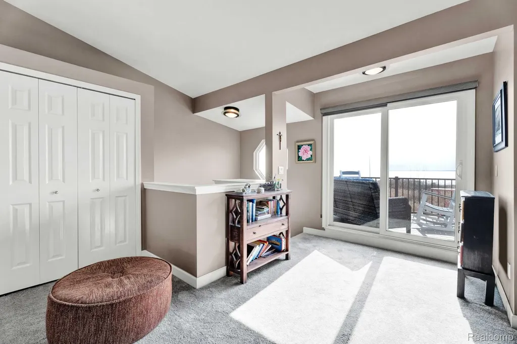 37824 Jefferson Avenue Harrison Charter Township MI 48045