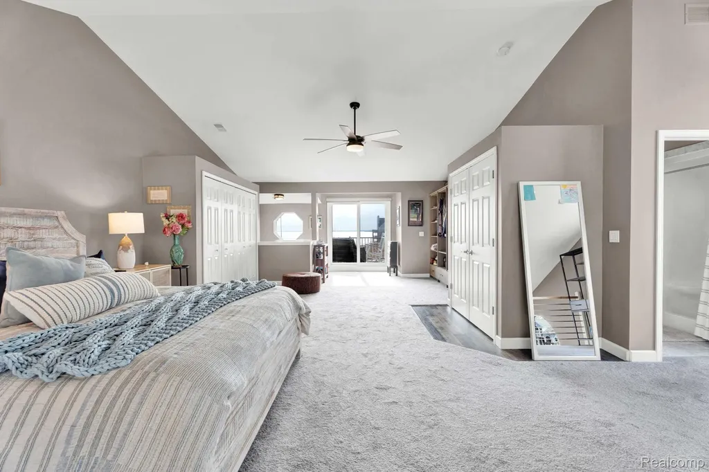 37824 Jefferson Avenue Harrison Charter Township MI 48045