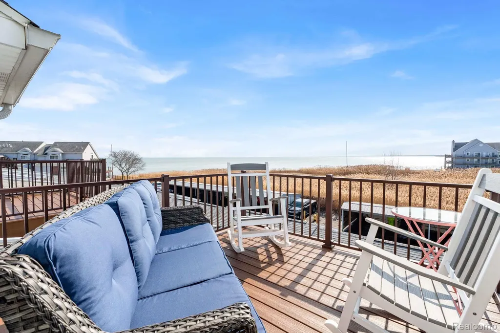 37824 Jefferson Avenue Harrison Charter Township MI 48045
