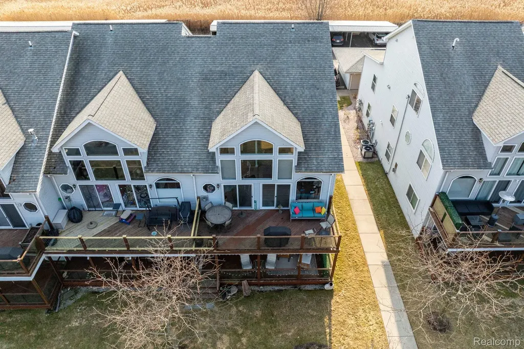 37824 Jefferson Avenue Harrison Charter Township MI 48045