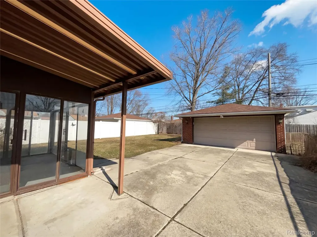 29212 Ursuline Street St. Clair Shores City MI 48081